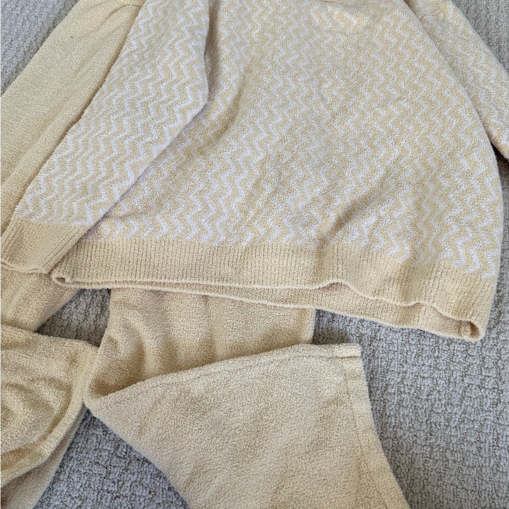 Neiwai Plush Fleece Pajama Set - S / Pastel Yellow Ripple